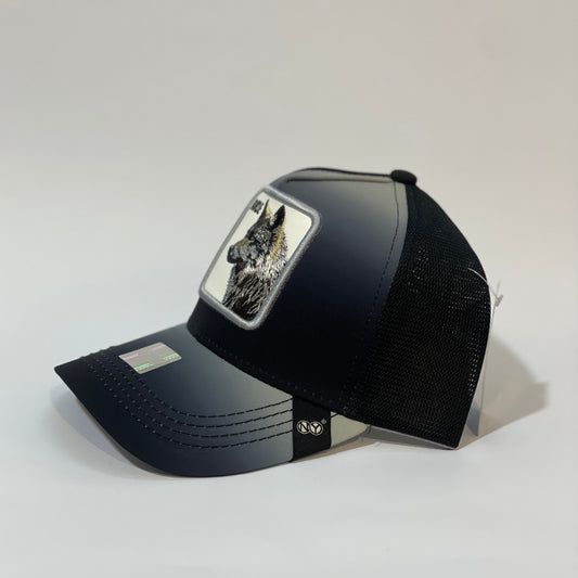 Midnight Wolf Trucker 🧢