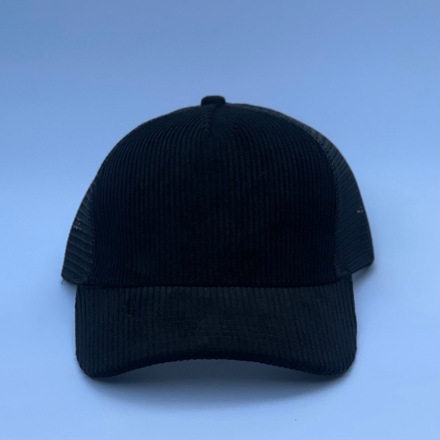 Blackout Trucker 🧢