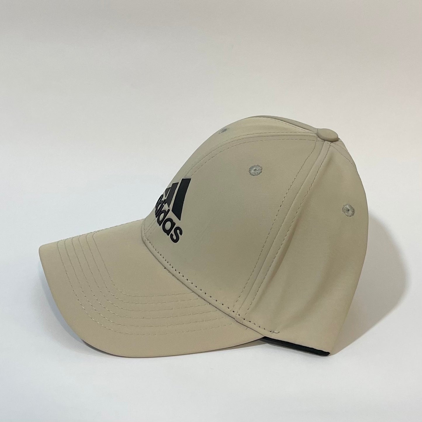 A. Beige Signature 🧢
