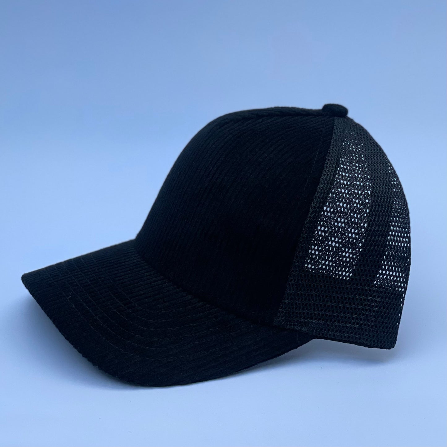 Blackout Trucker 🧢