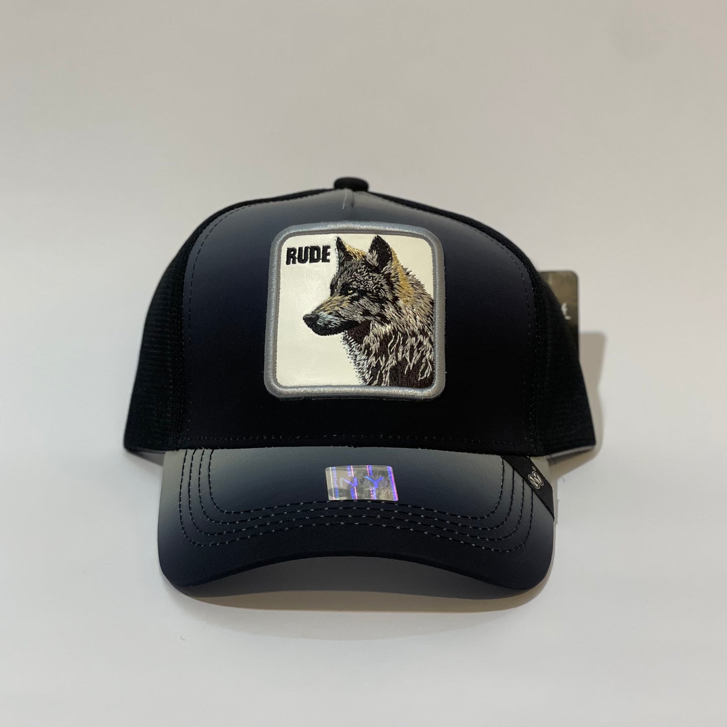 Midnight Wolf Trucker 🧢