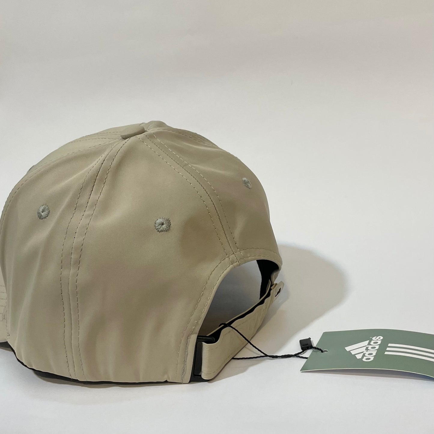 A. Beige Signature 🧢